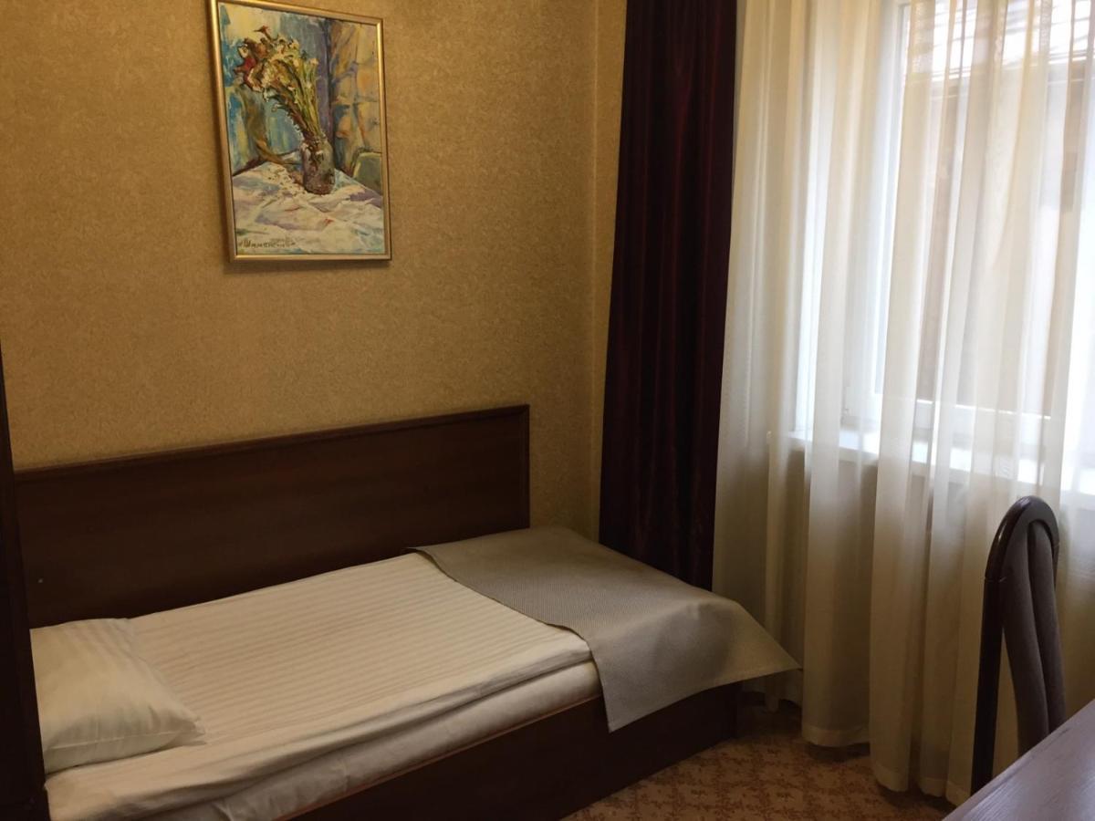 Hotel-Restaurant Lyube Plus Хмельницкий Экстерьер фото